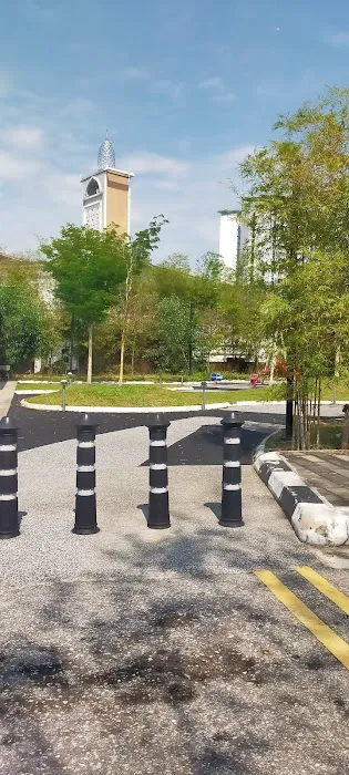 Pekan Sungai Besi Community Park Picture 9