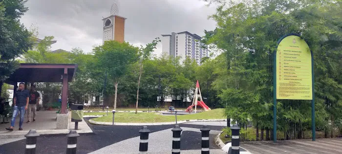 Pekan Sungai Besi Community Park Picture 10