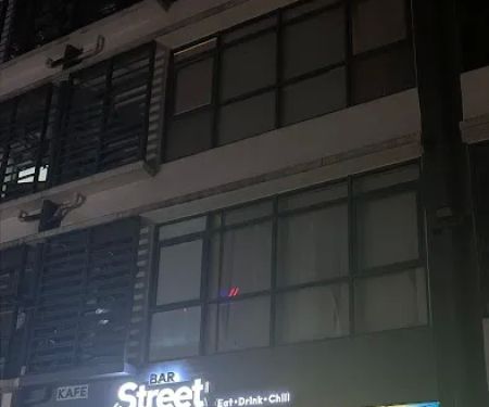 Street Bar & Restaurant