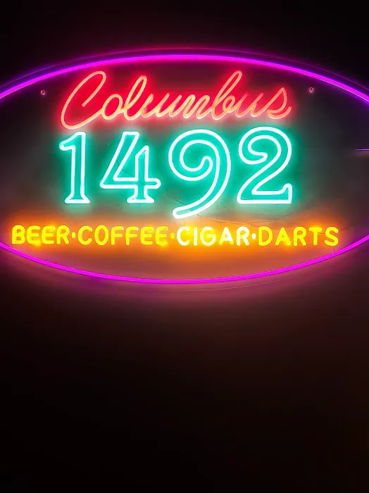 Halftime Sports Bar & Cigar Lounge Picture 10