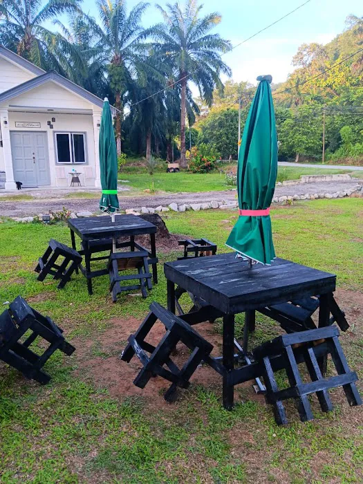 Anot's Bumper Place Cafe Picture 4
