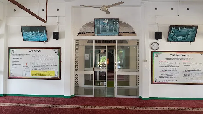 Al-Muttaqin Mosque (Town Mosque) Picture 8