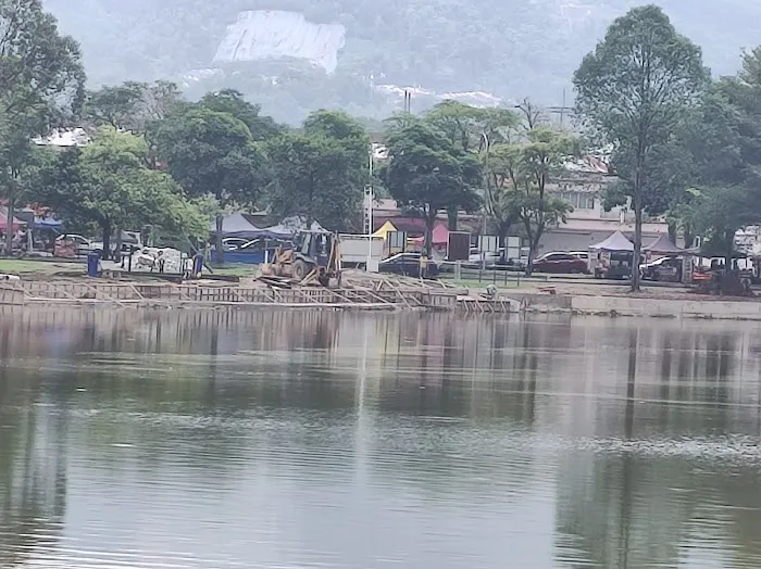 Taman Bersatu Lake Park Picture 1