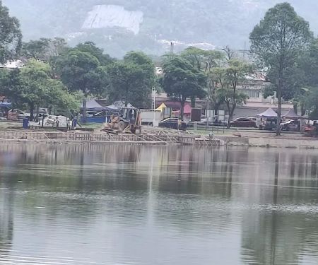 Taman Bersatu Lake Park