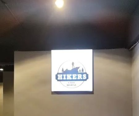 Hikers Cafe House