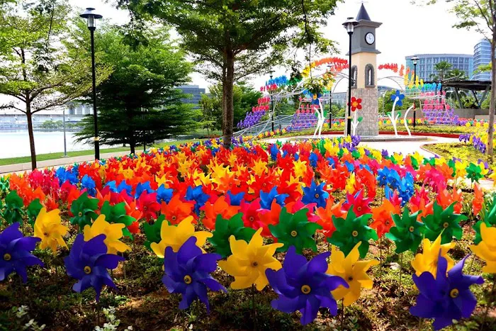 Taman Pinwheel Picture 2