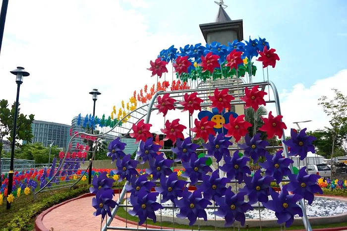 Taman Pinwheel Picture 1