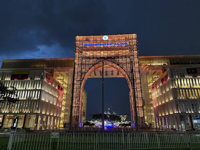 Putrajaya Square Picture 4