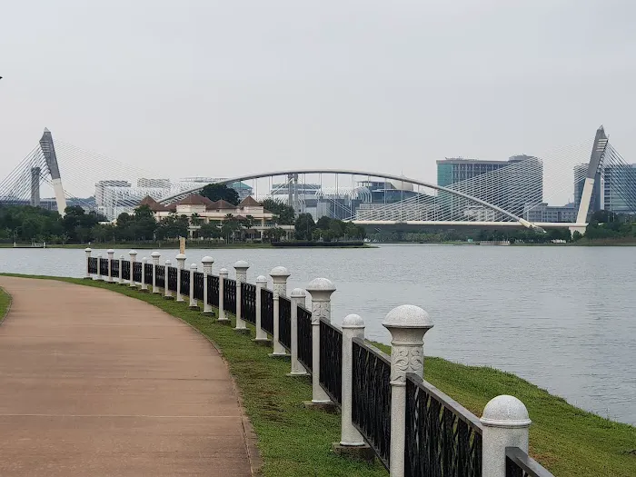 Cyberjaya Lakeside Picture 2