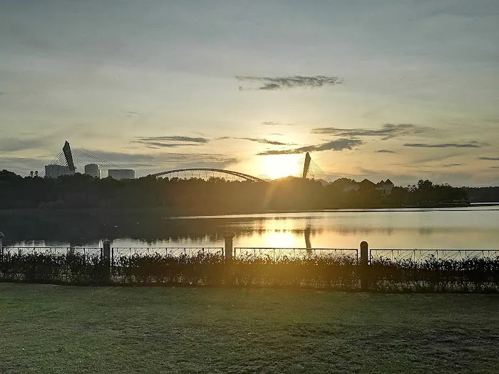Cyberjaya Lakeside Picture 4