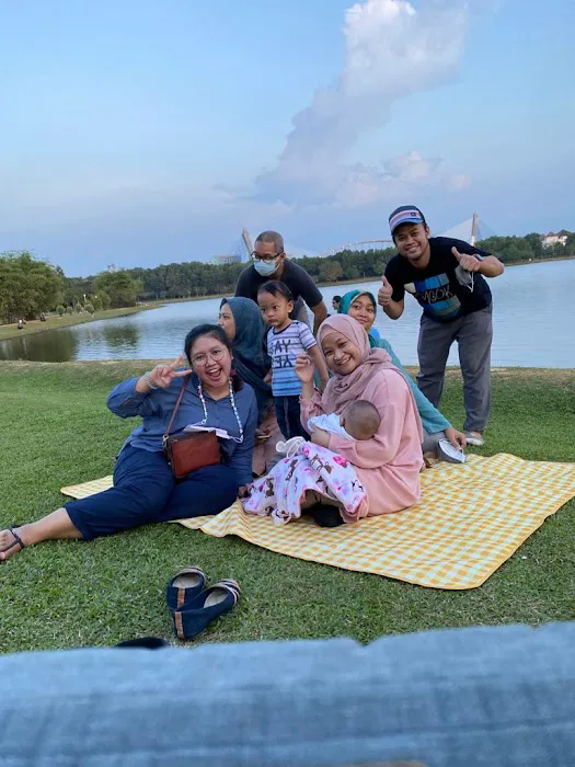 Perdana Lakeview sunrise lookout Picture 4