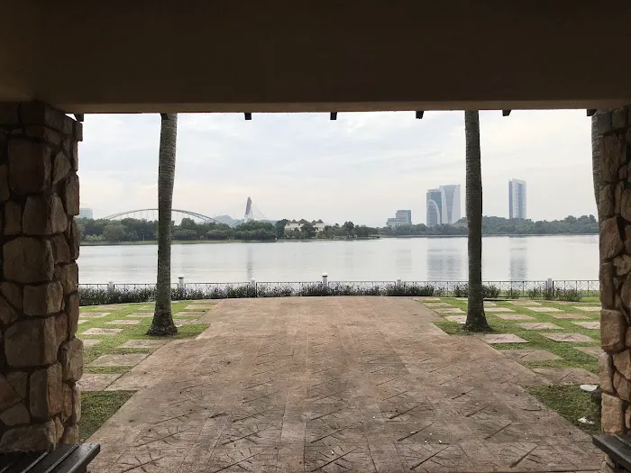 Gazebo Lakeview Picture 6
