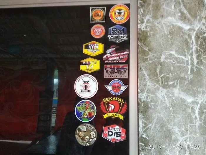NauRa Bistro Picture 7