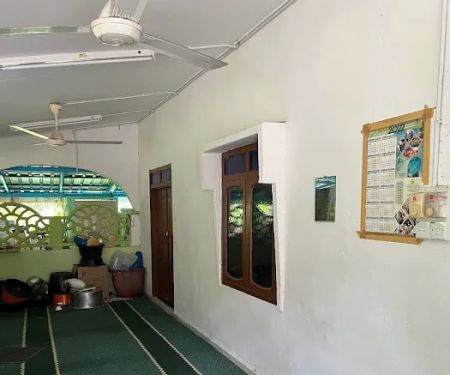 Madrasah kampung kual (mosque)
