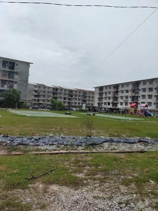 Padang & Playground Old Flat (Flat Ikan) Picture 8