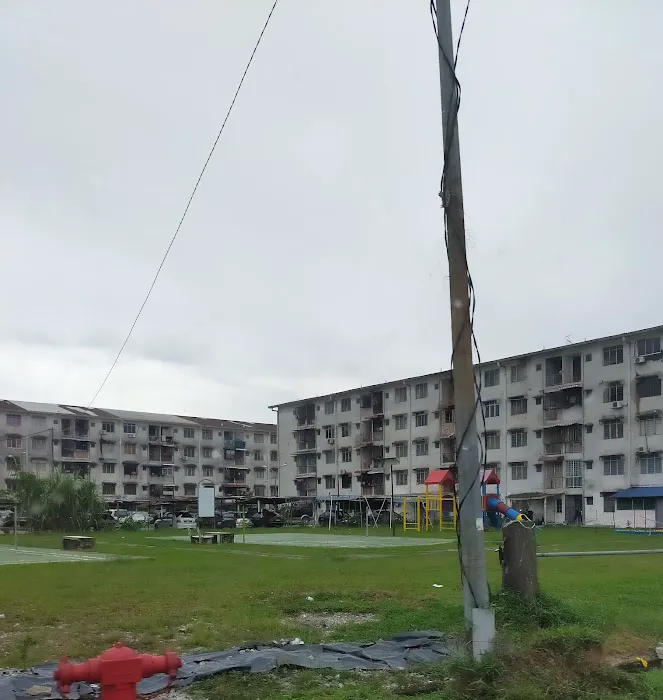 Padang & Playground Old Flat (Flat Ikan) Picture 5