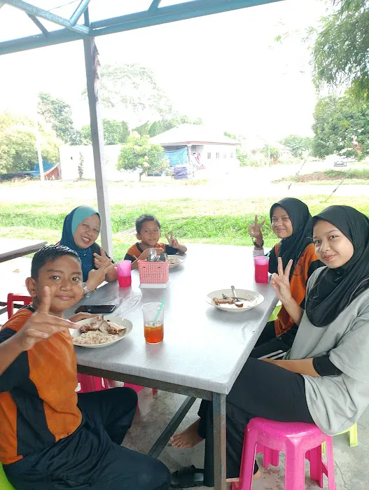 Aloya kitchen Picture 7