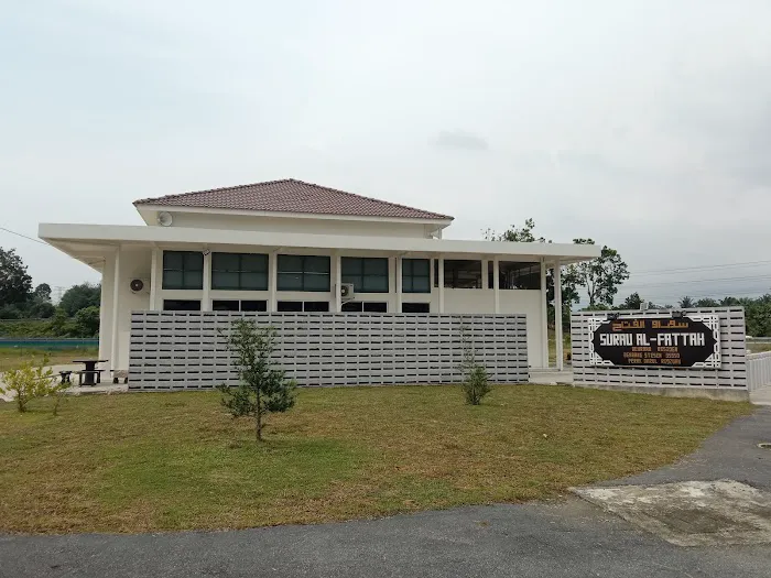 Surau al-Fattah Behrang Residen Picture 1