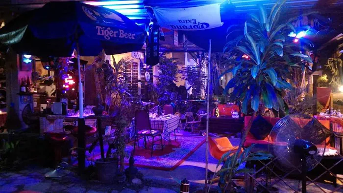 The Devil's Lounge Picture 7