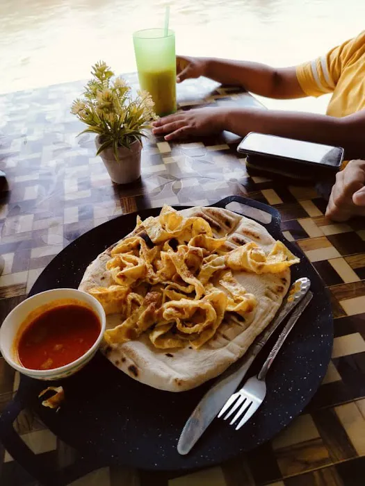 Mama Chop Floating Resturant Picture 7