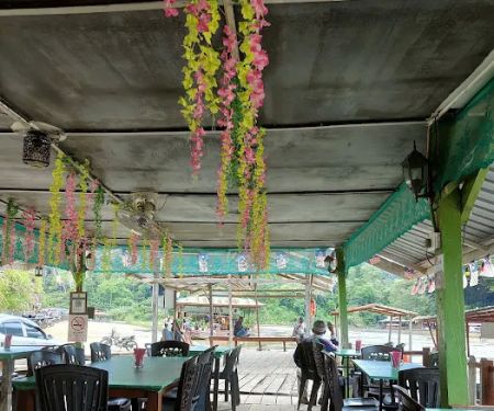 Mawar Floating Restaurant