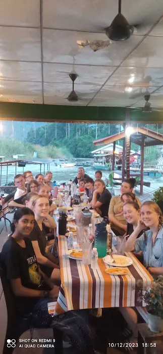Arissa Floating Restaurant Picture 10