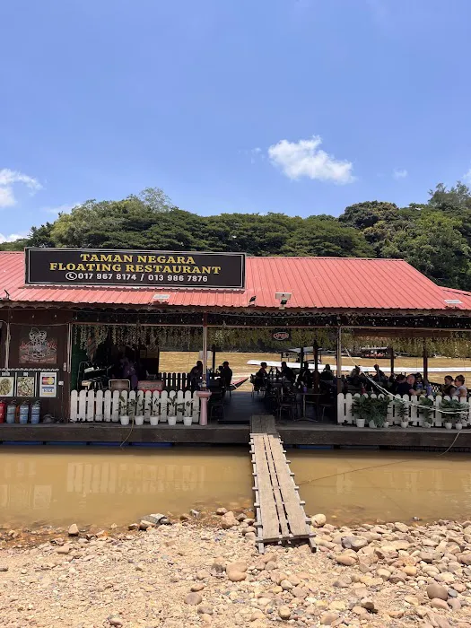 TAMAN NEGARA FLOATING RESTAURANT Picture 4