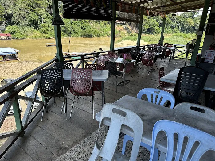 SUNSET RIVERVIEW CAFE Picture 7