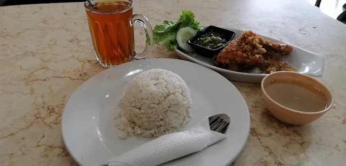 D & R CAFE Picture 4