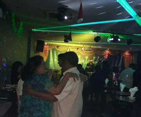 Anuragh Retro Bar