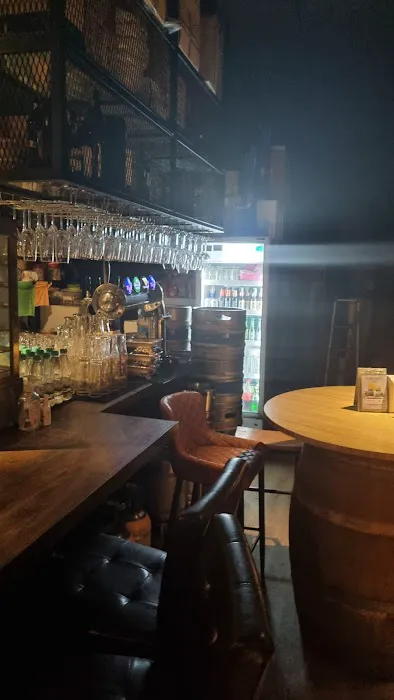 Winetale Bar & Restaurant Picture 3