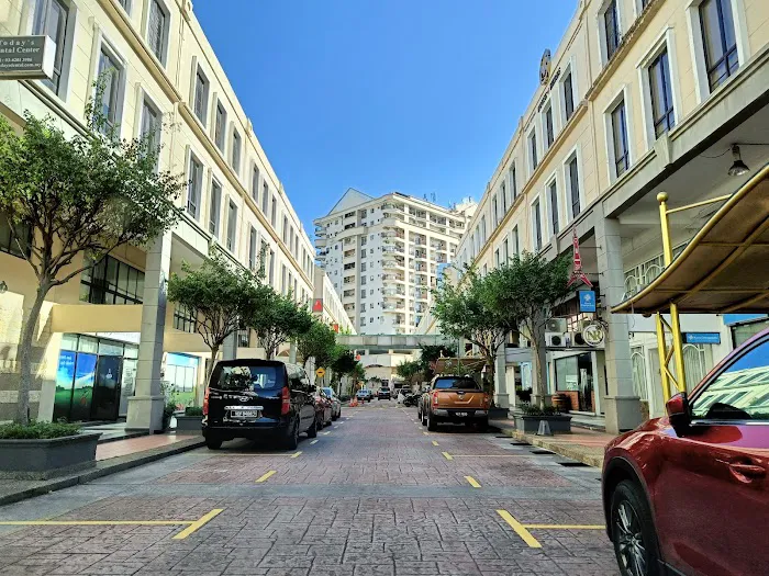 Plaza Damas Picture 9