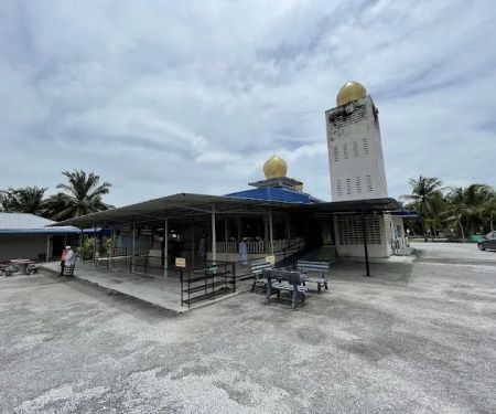 Annur Mosque Kampung Kanchong Tengah
