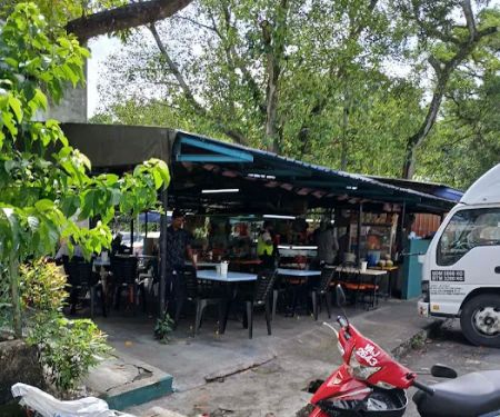 Kedai Bawah Pokok Azwath