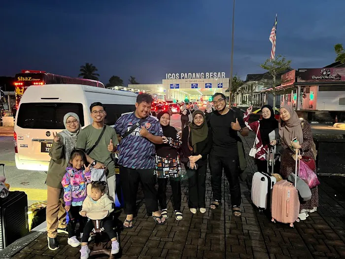 JOMTIKET.MY TRAVEL & VAN RENTAL Picture 4
