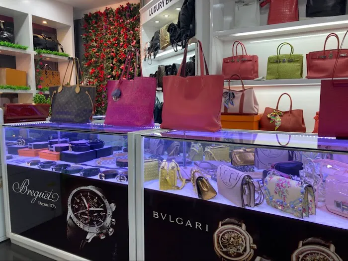 Publika Luxury Empire Picture 3