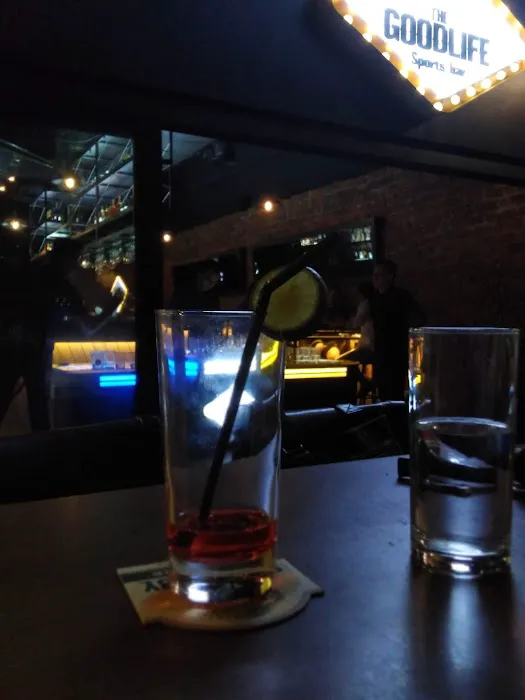 The Good Life Sports Bar Picture 4