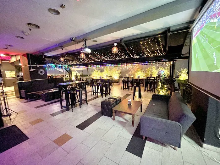 Gossip Bar & Kitchen Picture 6