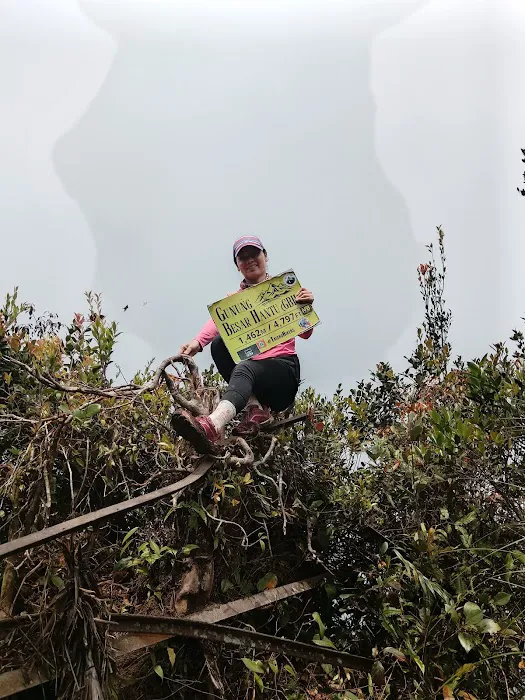 Gunung Besar Hantu Trailhead Picture 12