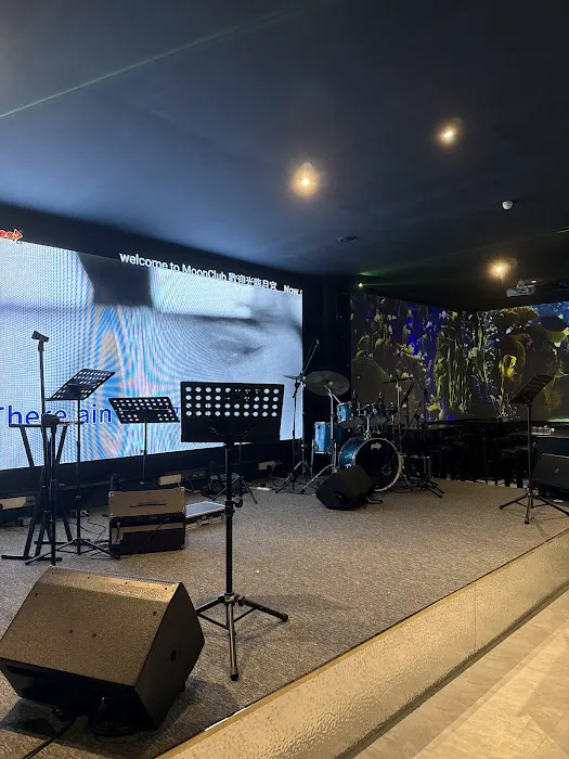 Moon Club Picture 2