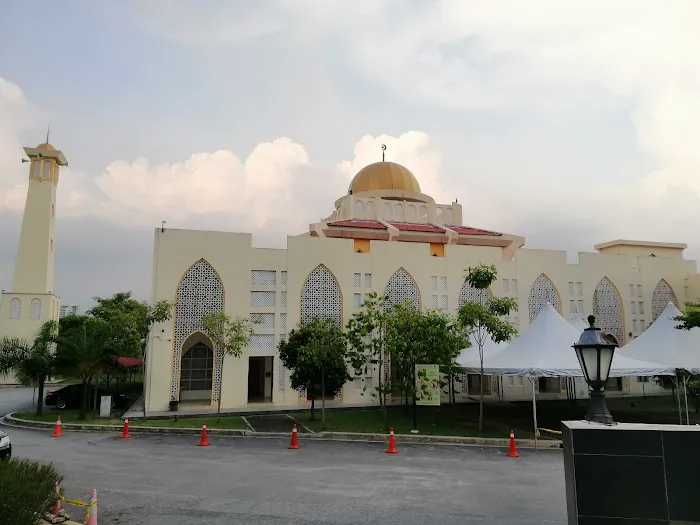 Masjid Bandar Tun Hussein Onn Picture 1