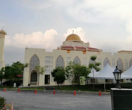 Masjid Bandar Tun Hussein Onn