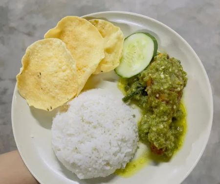 Restoran Pinggiran Danau
