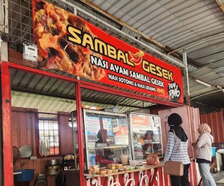 Nasi Ayam Sambal Gesek