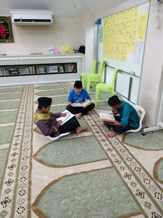 Surau Al-Husna (Surau Solat Jumaat) Picture 6