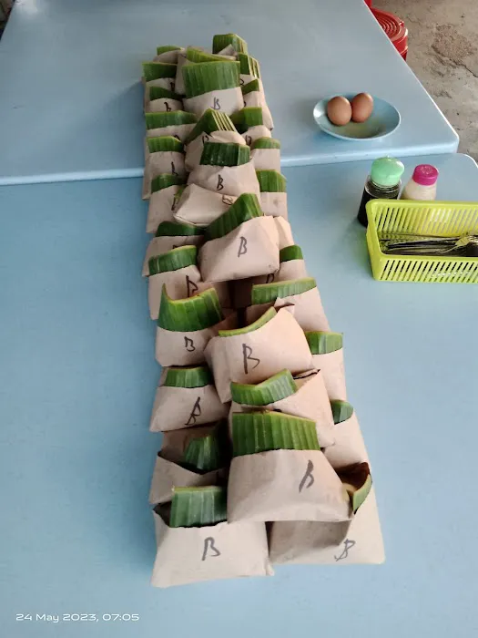 Warung kayu mamak roti canai & nasi lemak bungkus Picture 1