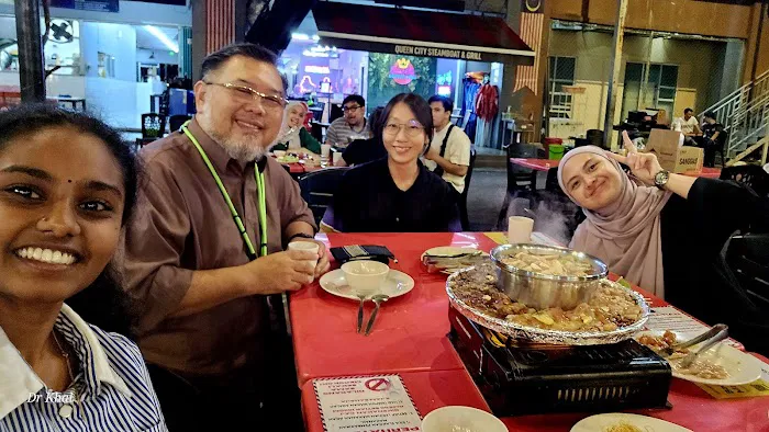 Queen City Steamboat And Grill (Permaisuri) Picture 7