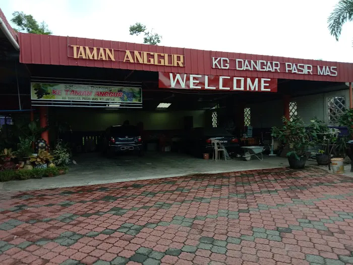 Kunyit Bistro Picture 3