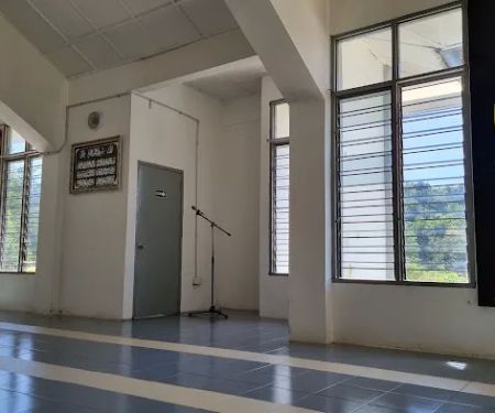 Surau Rehat Dan Rawat Gua Musang