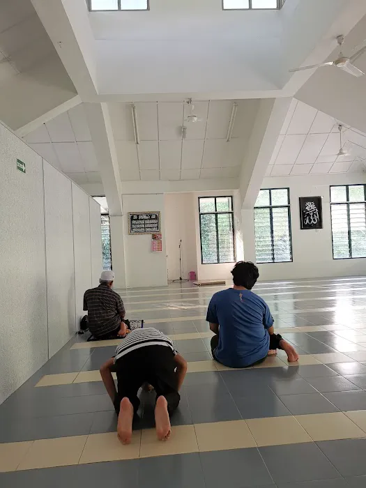 Surau Rehat Dan Rawat Gua Musang Picture 6